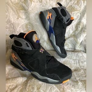 • Air Jordan Retro 8 Phoneix Suns
• For boy or girl
• Size 7 youth